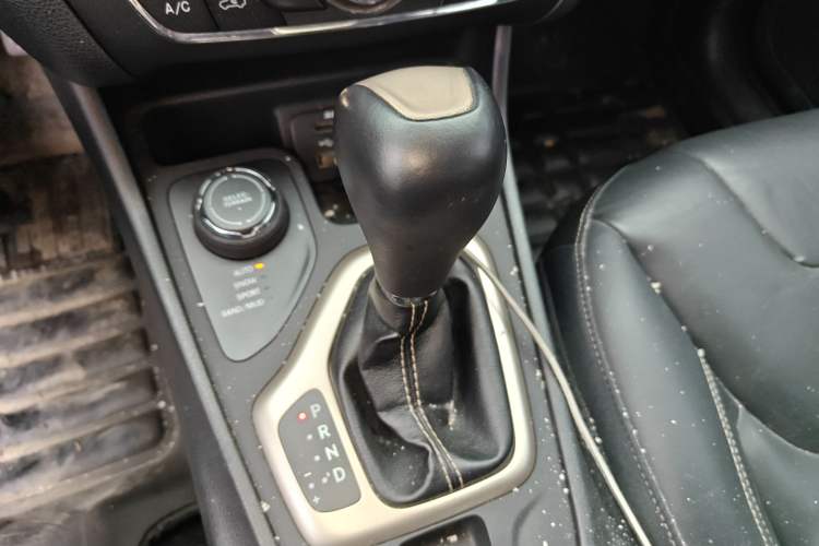 Used Jeep Cherokee 2016 2.4L Professional Edition
