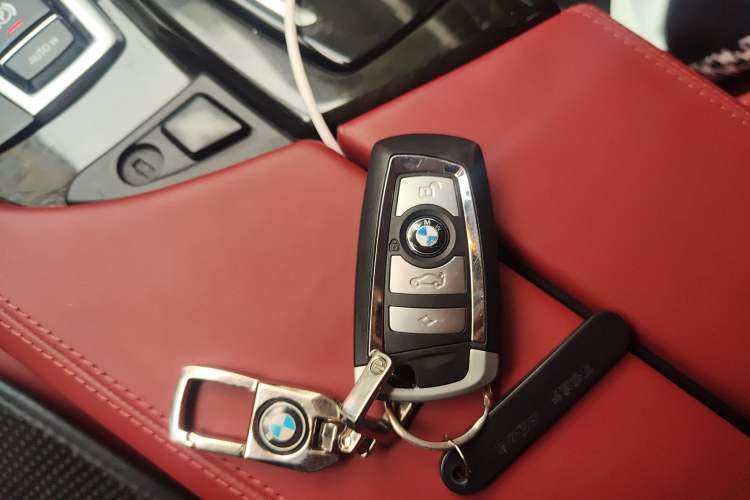 Used BMW 5 Series 2013 530Li Leading Model