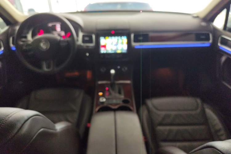 Used Volkswagen Touareg 2011 3.0 TSI Standard Version Center Console