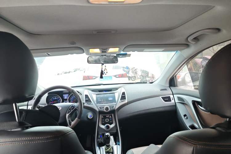 Used Hyundai Elantra (5th Generation / Langdong) 2016 1.6L Automatic Prestige Model
