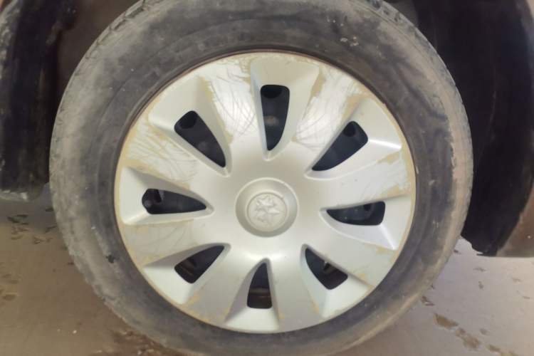 Used Venucia R30 2014 1.2L Manual Comfort Edition
