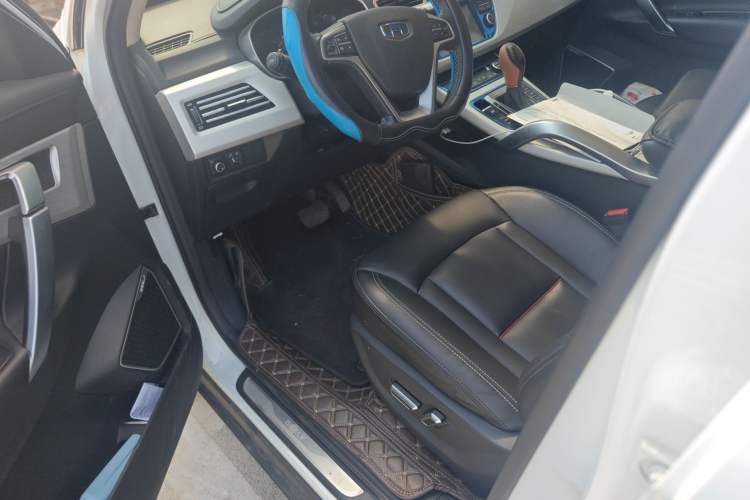 Used Geely Auto Emgrand X7 Sport 2018 1.8TD Automatic Two-Wheel Drive Smart Connect 4G Internet Edition Driver Seat