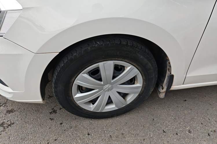 Used Volkswagen Jetta 2017 1.5L Manual Fashion Edition Left Front Wheel Hub