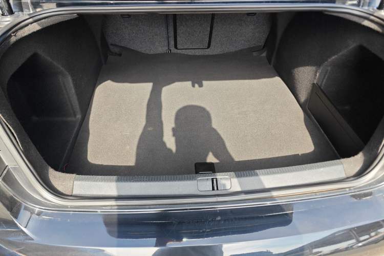 Used Volkswagen Magotan 2015 Revised Version 2.0 TSI Luxury Edition
