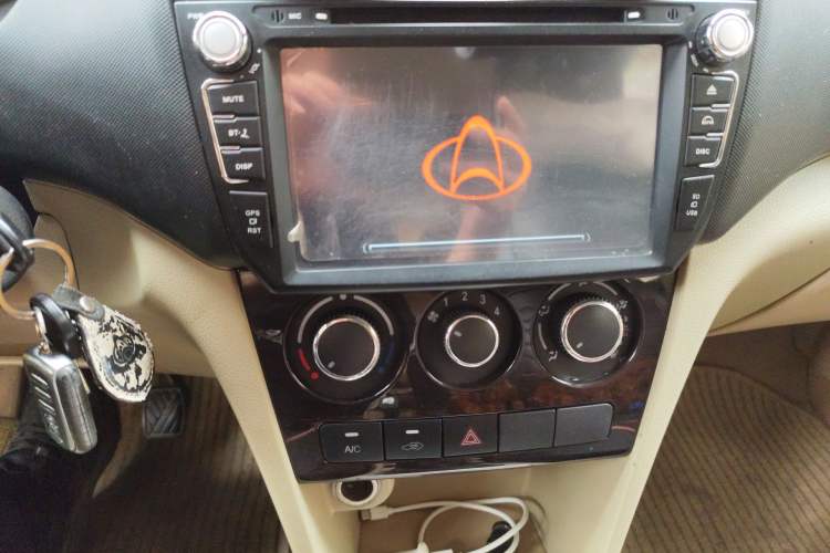 Used CHANGAN KAICHENG Ounuo S 2013 1.5L Elite Model Audio And AC Panel