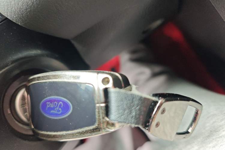 Used Ford Focus 2012 Sedan 1.6L Automatic Fashion Edition
