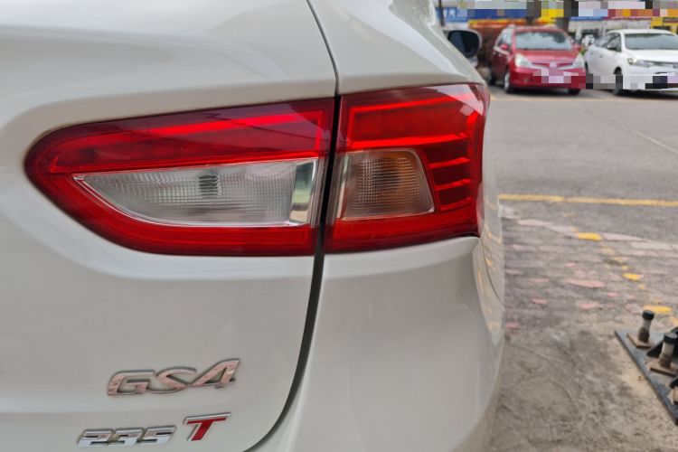 Used GAC Trumpchi GS4 2017 235T Automatic Two-Wheel Drive Elite Edition Right Rear Taillight