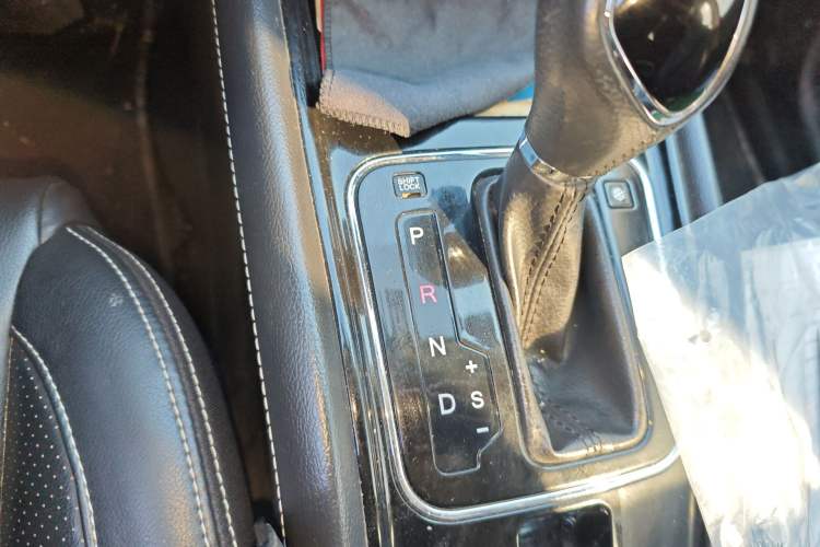 Used Dongfeng Fengon 580 2017 1.5T CVT Comfort Model Gear Lever