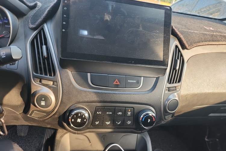 Used Hyundai ix35 2015 2.0L Manual Two-Wheel Drive Comfort Version China IV Standard