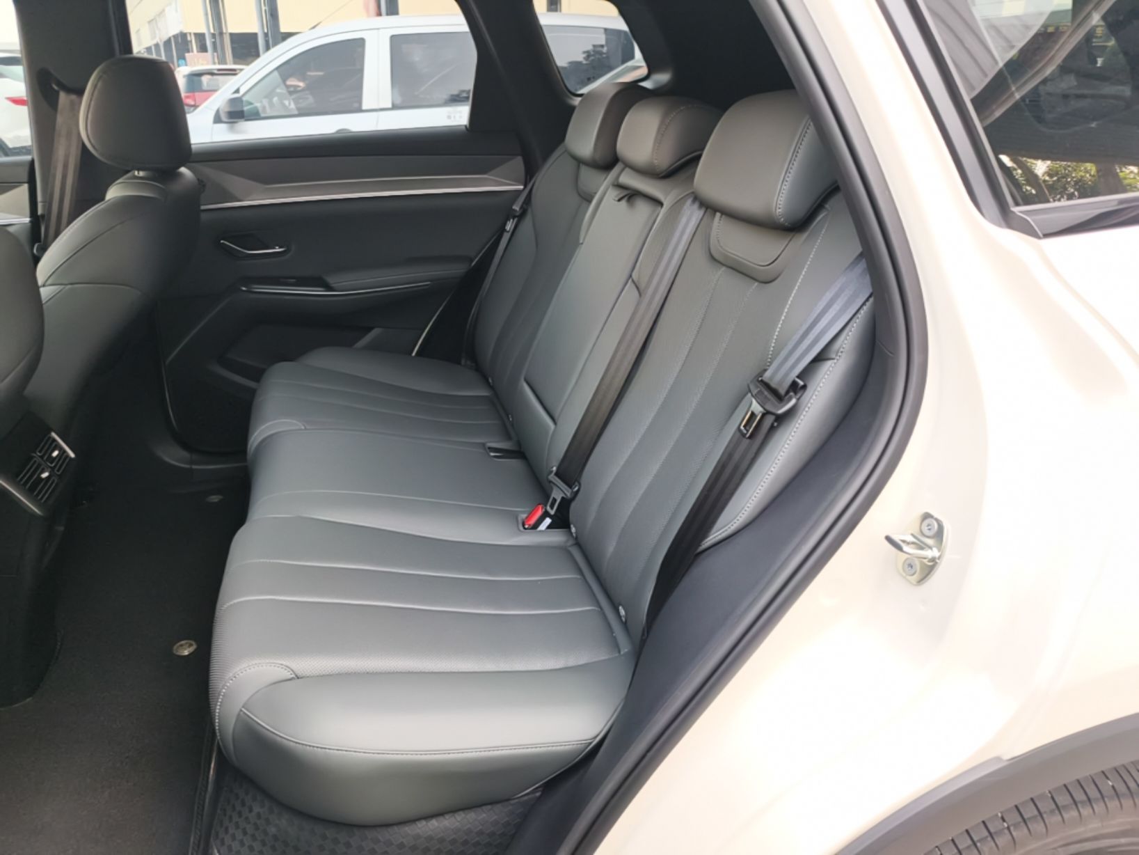 BYD Song Pro New Energy 2026 Model Flying Edition DM-i 301KM Superior Edition — снимка 20