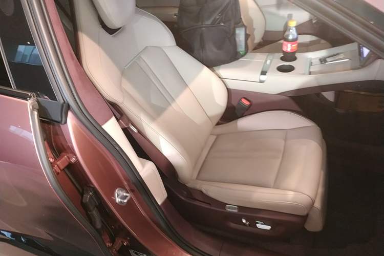 Used Xiaomi Auto YU7 2025 Ultra-Long Range High-Performance All-Wheel-Drive Max Edition
