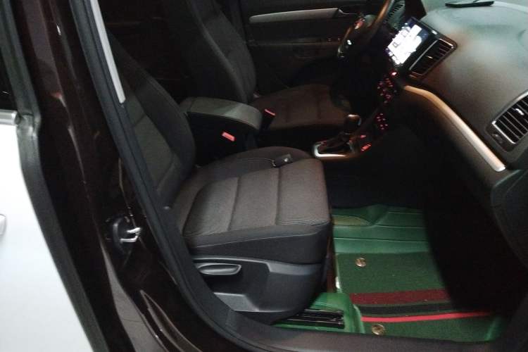 Used Volkswagen Sharan 2018 Revised Version 380TSI Comfort Edition 7-Seater
