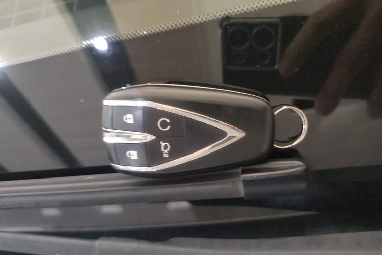 Used Oshan X5 2021 Revised Version 1.5T DCT Luxury Edition
