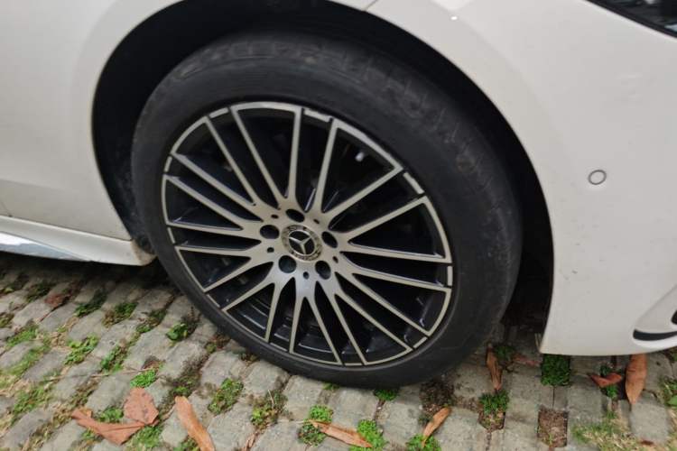 Used Mercedes-Benz C-Class 2024 C 260 L Sport Edition Right Front Wheel Hub