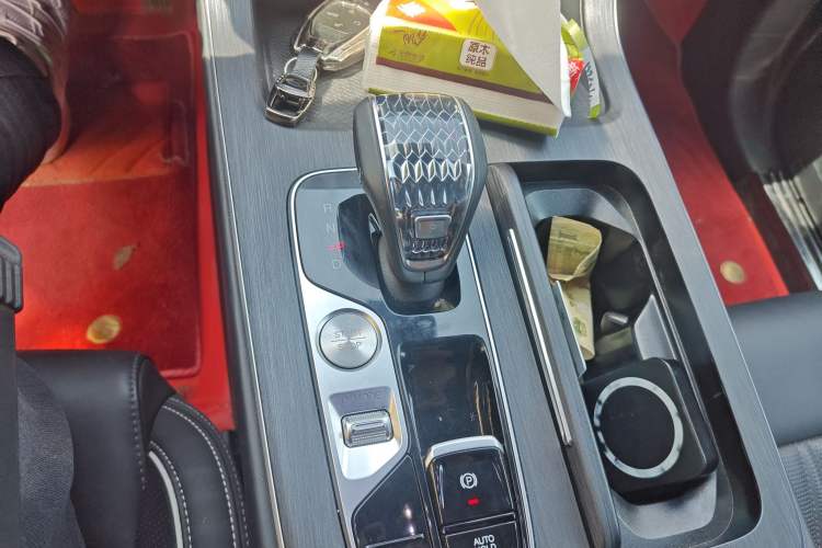 Used GAC Trumpchi GS8 2024 Linghang Series 2.0 TGDI Two-Wheel Drive Luxury Smart Connectivity Version