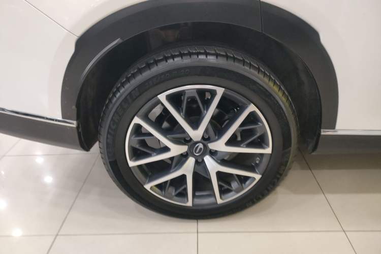 Used GAC Trumpchi GS8 2024 Linghang Series 2.0 TGDI Two-Wheel Drive Luxury Smart Connectivity Version Right Rear Wheel Hub