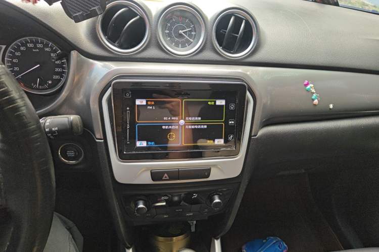 Used Suzuki Vitara 2016 1.4T Automatic 4x4 Flagship Model Audio And AC Panel