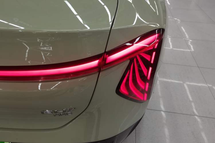Used Hongqi EH7 2024 690 Pro Right Rear Taillight