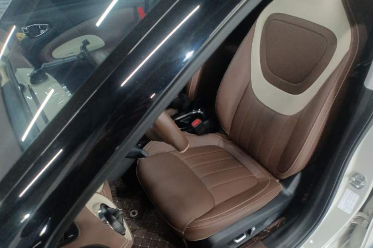 Used Wuling Bingo 2023 333 km Lingxi Connected+ Version Left Front Seat