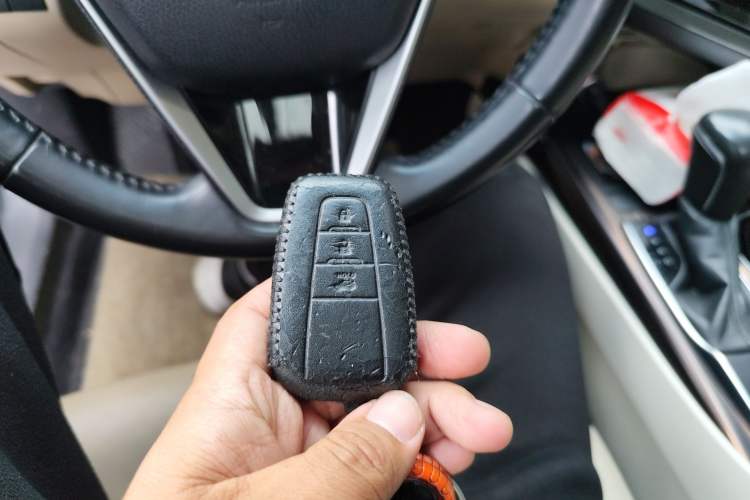 Used Toyota Camry 2018 2.0G Luxury Edition Vehicle Key