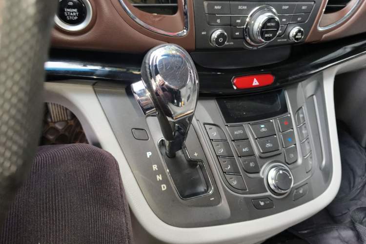 Used JAC Refine M5 2016 2.0T Gasoline Automatic Business Edition