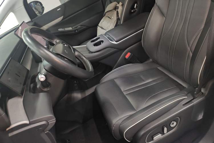 Used XPeng X9 2024 702 Ultra-Long Range Max