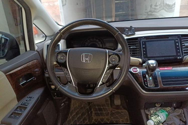 Used Honda Odyssey 2015 Revised Version 2.4L Supreme Edition
