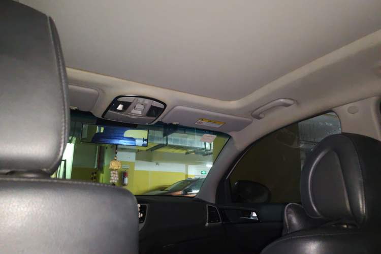 Used Hyundai Tucson 2015 1.6T Dual-Clutch Two-Wheel-Drive Smart Model Headliner