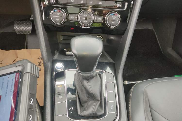 Used Volkswagen Tiguan L 2021 330TSI Automatic Two-Wheel Drive Smart Edition