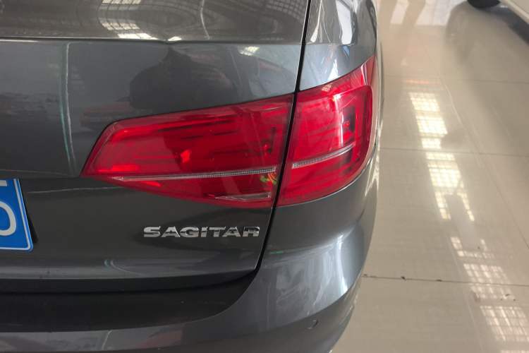 Used Volkswagen Sagitar 2017 1.6L Manual Comfort Model Right Rear Taillight