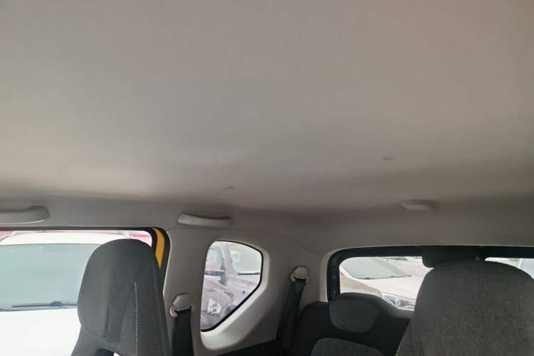 Used Wuling Hongguang MINIEV 2021 Macaron Premium Model – Lithium Iron Phosphate
