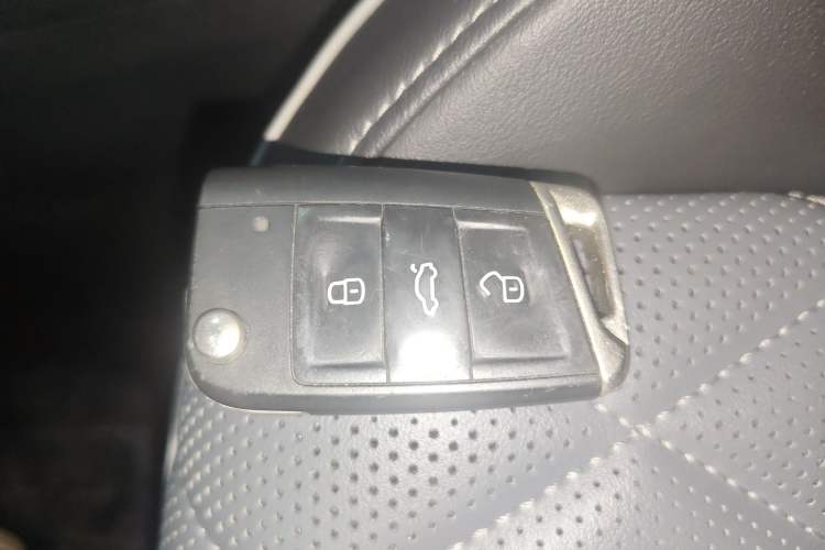 Used Volkswagen Sagitar 2023 300TSI DSG Excellence Edition Vehicle Key