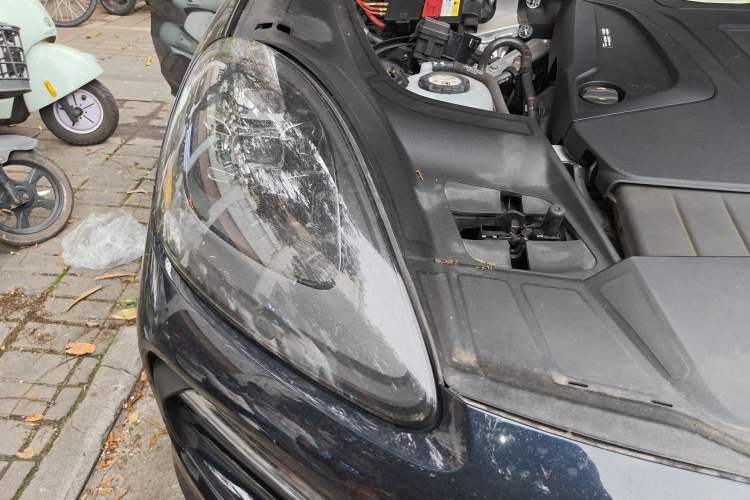 Used Porsche Cayenne E-Hybrid 2021 Cayenne E-Hybrid 2.0T Right Front Headlight