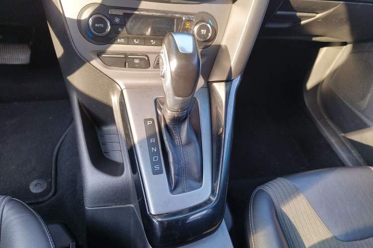 Used Ford Focus 2012 Sedan 1.6L Automatic Fashion Edition