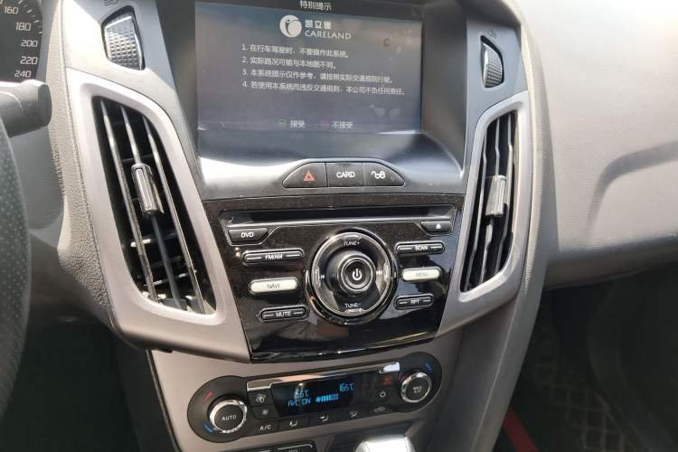 Used Ford Focus 2012 Sedan 1.6L Automatic Fashion Edition
