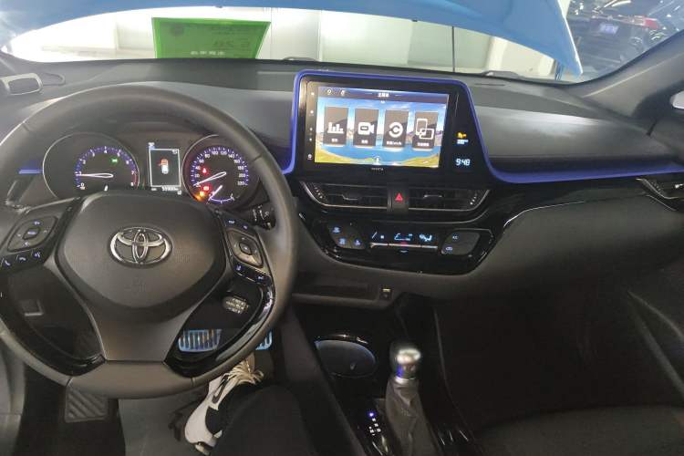 Used Toyota IZOA 2018 2.0L Yichi Edition China V Standard