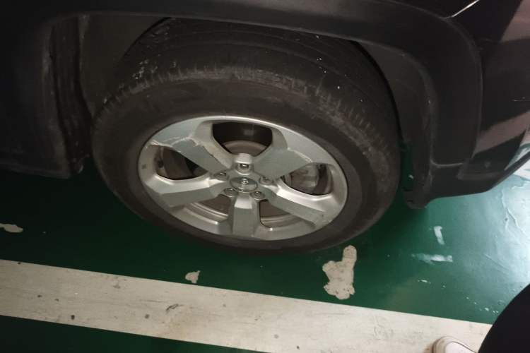 Used Jeep Compass 2017 200T Automatic Family Edition Right Front Wheel Hub