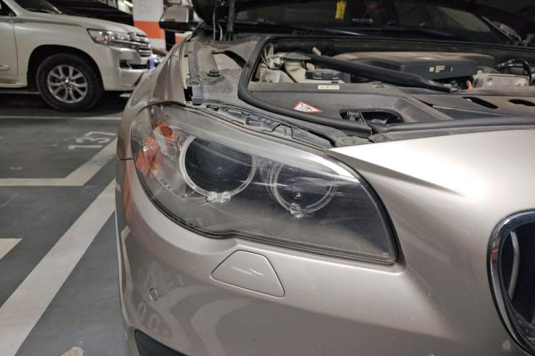 Used BMW 5 Series 2014 528Li Leading Model
