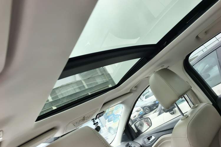 Used Ford Kuga 2013 2.0L GTDi Four-Wheel Drive Premium Model Headliner