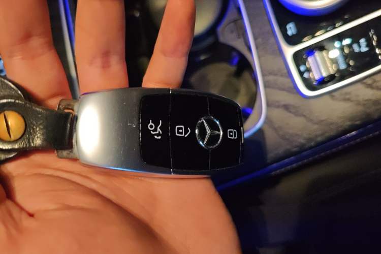 Used Mercedes-Benz E-Class 2018 Facelift E 200 L Sport Edition Vehicle Key