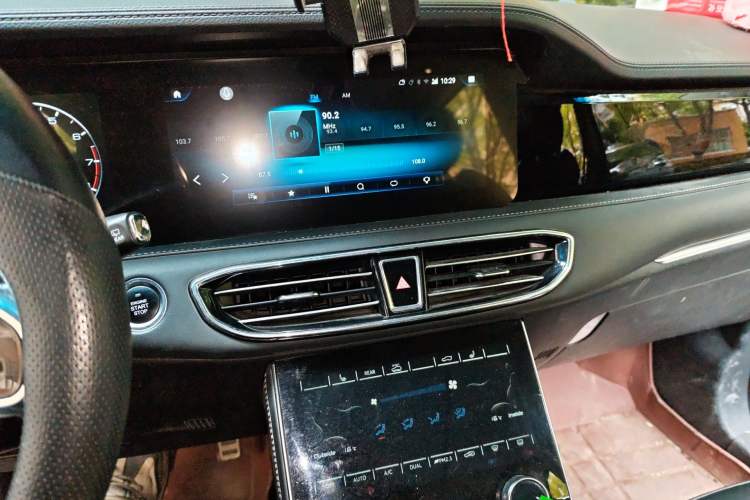 Used JETOUR X95 2020 1.6T DCT Exploration Pro Edition 7 Seats Audio And AC Panel