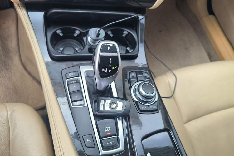 Used BMW 5 Series 2011 535Li Leading Model
