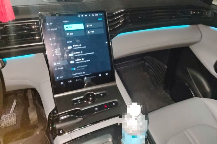 Used Nio ES6 2022 75 kWh Sport Edition Audio And AC Panel