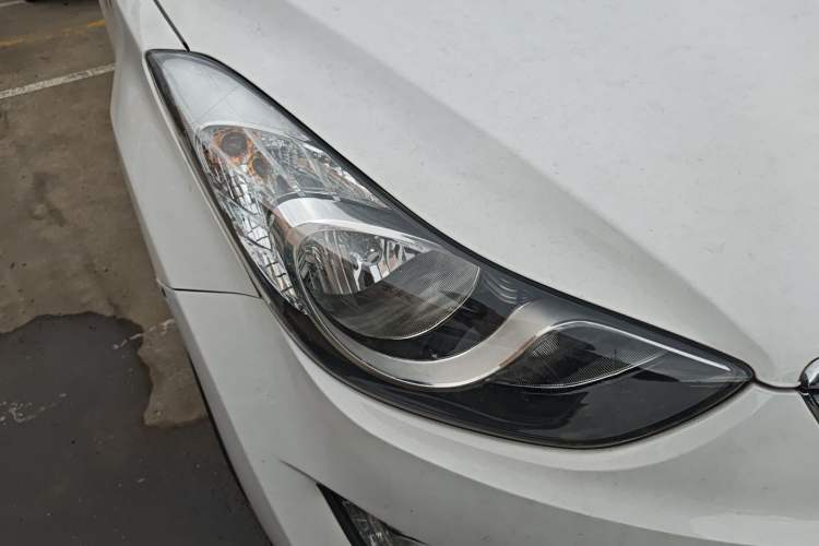 Used Hyundai Elantra (5th Generation / Langdong) 2015 1.6L Manual Leading Model Right Front Headlight