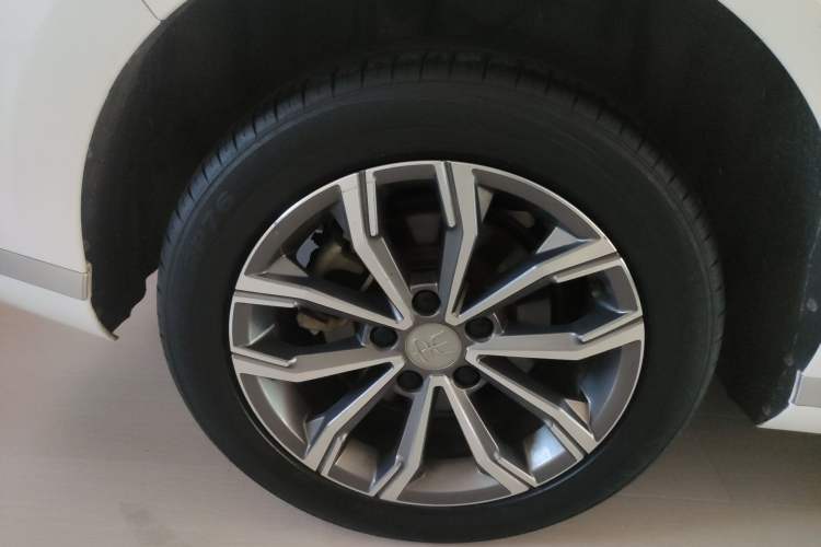 Used BYD Song MAX 2021 Upgraded Model 1.5T Automatic Luxury 6-Seater Right Rear Wheel Hub