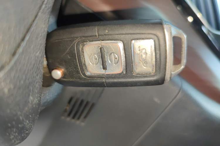 Used FAW Senya R7 2017 1.6L Manual Luxury Model
