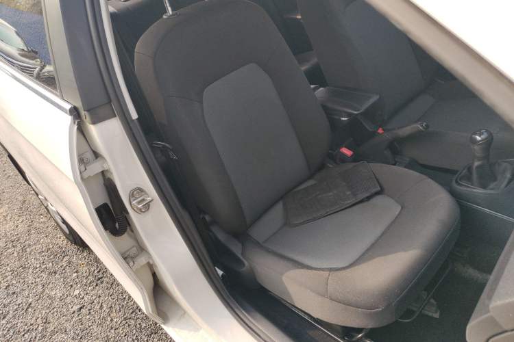 Used Volkswagen Jetta 2015 1.6L Manual Fashion Edition