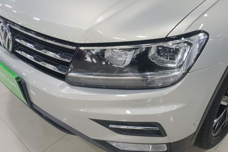 Used Volkswagen Tiguan L 2019 330TSI Automatic Two-Wheel Drive Smart Luxury Version China VI Standard
