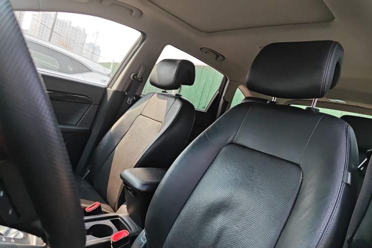 Used Chevrolet Captiva 2014 2.4L Two-Wheel Drive Urban Version 7 Seats