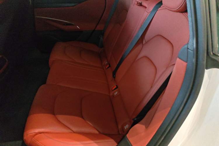Used Xiaomi Auto SU7 2024 Rear-Drive Ultra-Long Range Advanced Pro-Level Intelligent Driving Version

